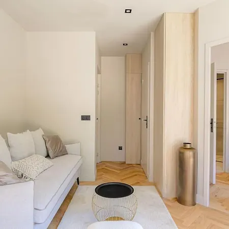 Apartment Joli T2 Bien Equipe Et Lumineux, *